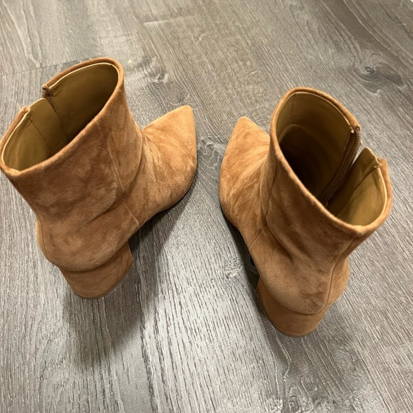 Jarli Pointy Toe Ankle Booties Marc Fisher Ltd.in Brown Suede size 8 - Picture 11 of 11